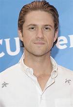 Aaron Tveit Net Worth – How Much Is Tveit Worth?
