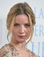 Annabelle Wallis Net Worth – How Much Is Annabelle Wallis Worth?