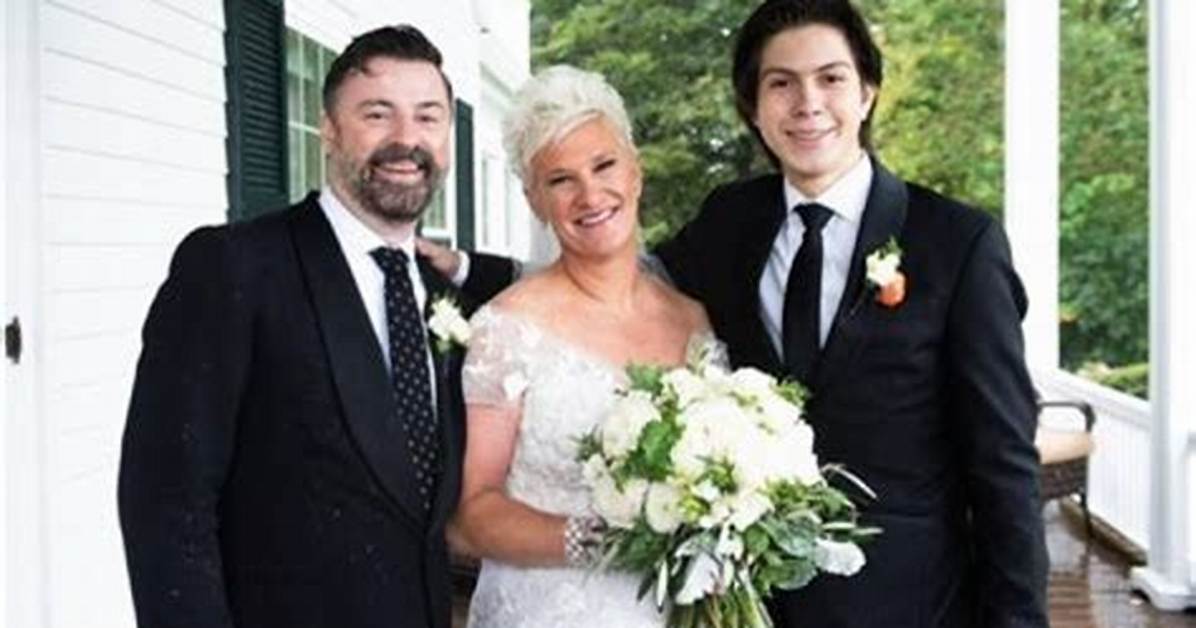 Anne Burrell & Husband: Wedding, Marriage, & Relationship Timeline