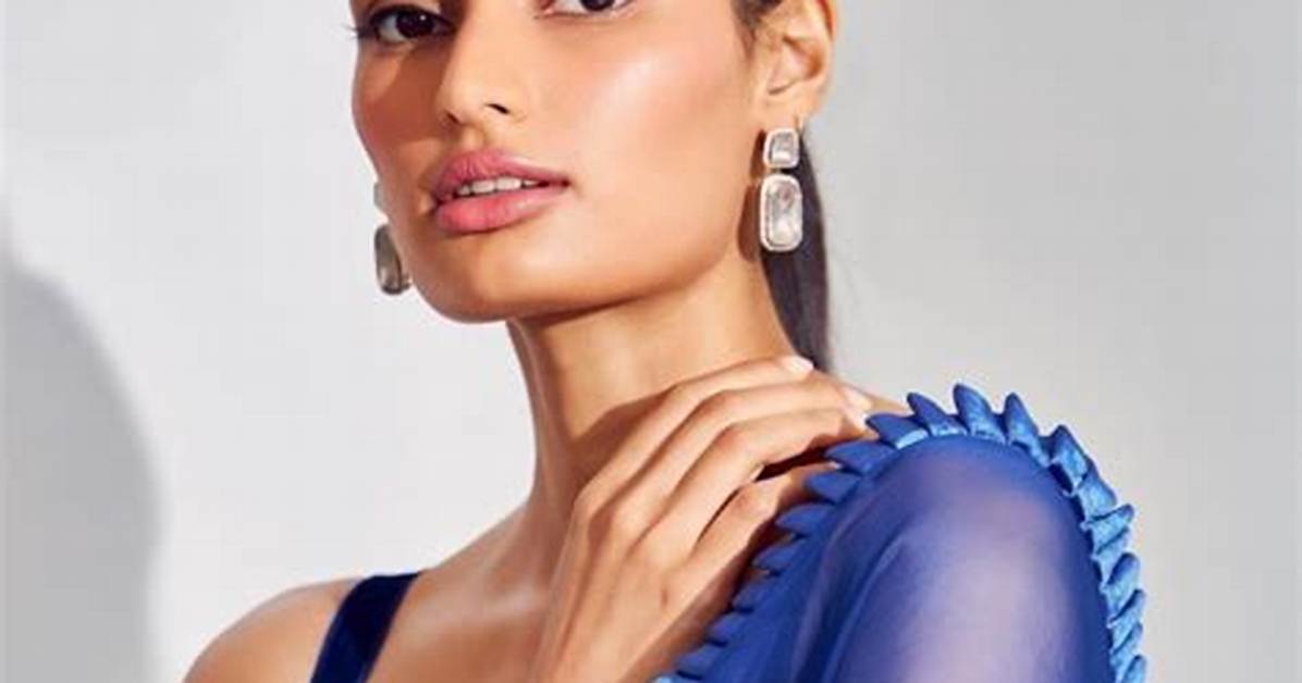 Athiya Shetty ·