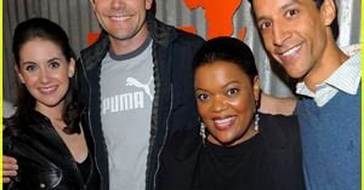 Community Cast Net Worth – Richest Cast Members Salary