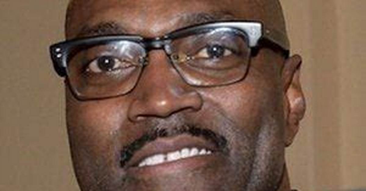 Dale Davis (Basketball Player) - Age, Birthday, Bio, Facts, Family, Net Worth, Height & More ·