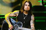 Dave Navarro Net Worth – How Much Is Navarro Worth?