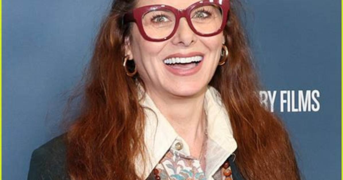 Debra Messing Net Worth – How Much Is Messing Worth?