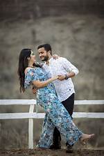 Discover the Secrets of Irresistible Couple Poses for Memorable Photoshoots