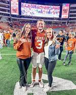 Does Quinn Ewers Have a Brother? Sister Teddy & Kailey |