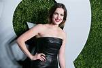 Elizabeth Henstridge Net Worth – How Much Is Henstridge Worth?