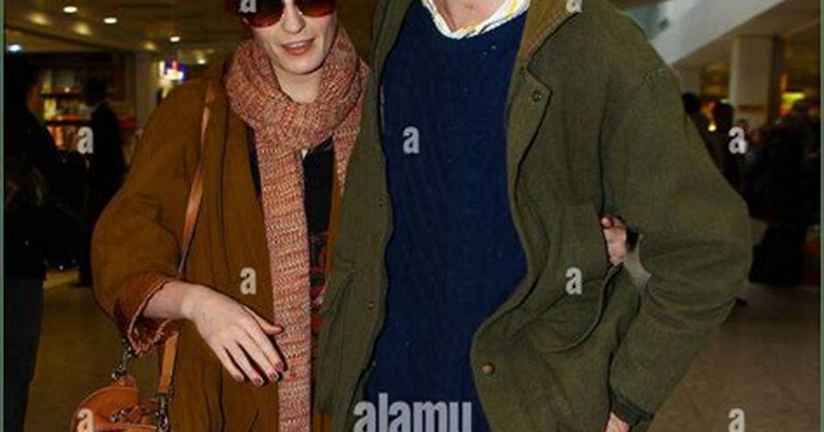 Exploring Florence Welch's Relationships: a Deep Dive into Her Love Life