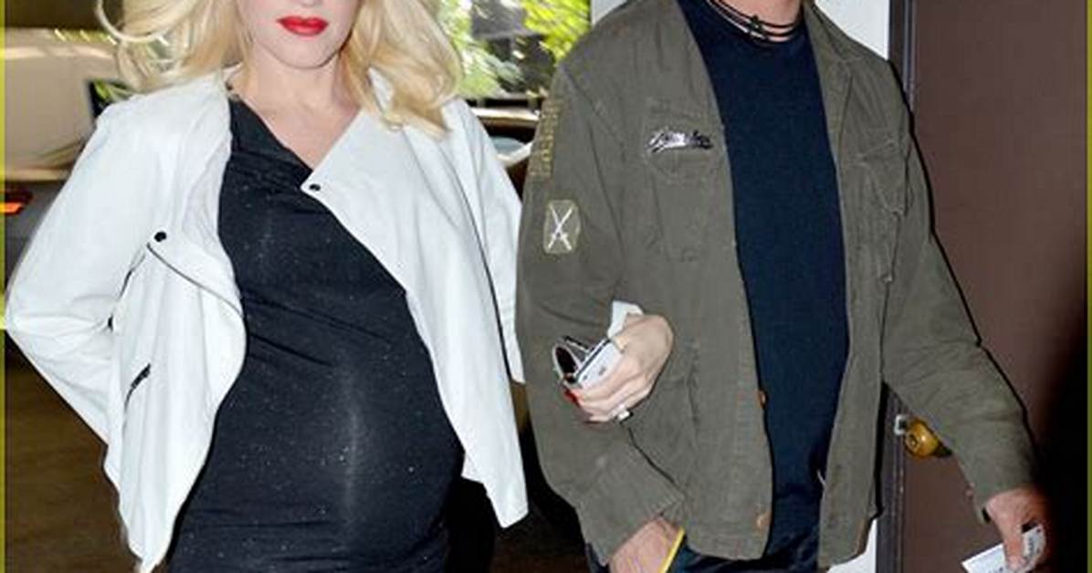 Gwen Stefani: Pregnancy News & Baby Bump Rumors Updates!