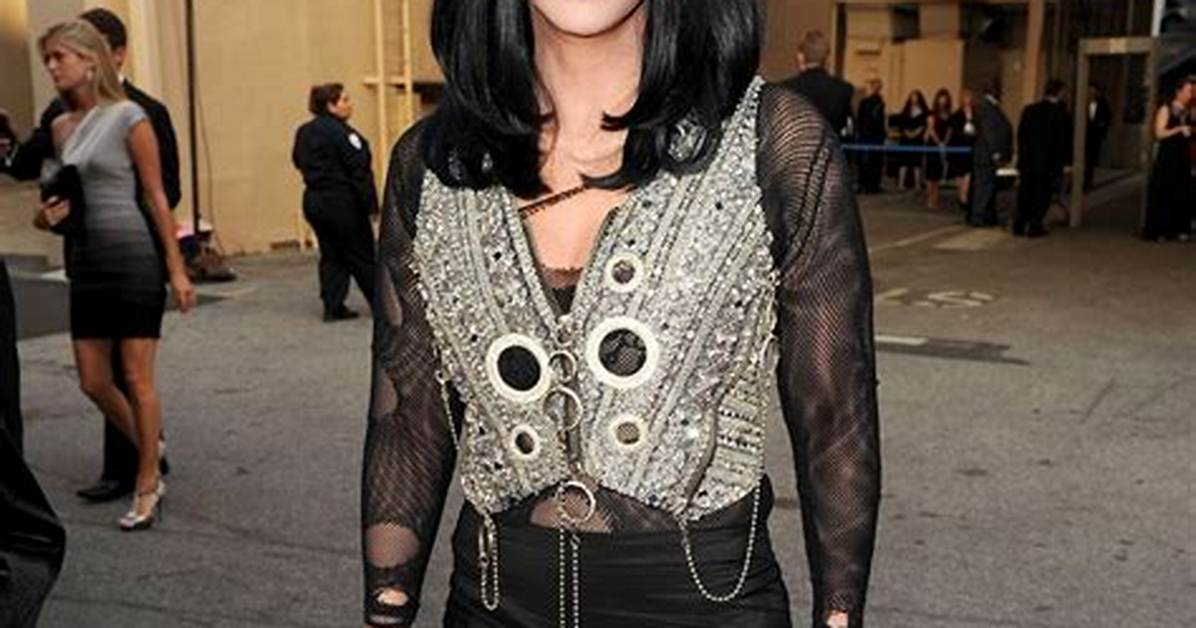 How Tall Is Cher? a Look at the Ageless Star's Measurements