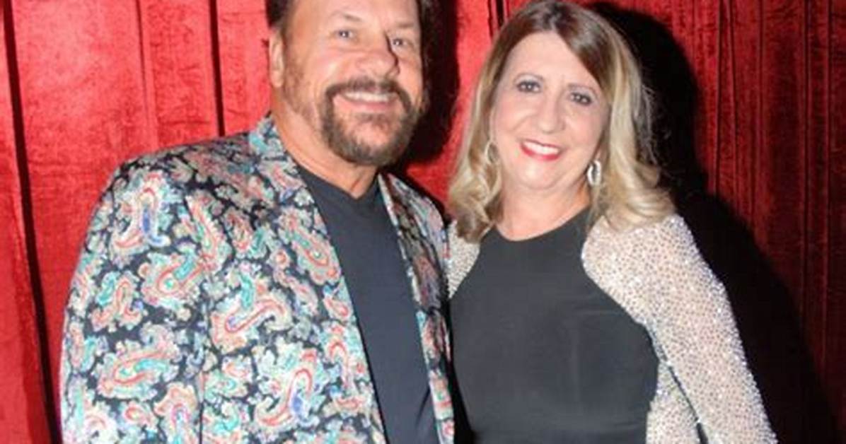 Is Harry Wayne Casey Married? or Dating a Wife?
