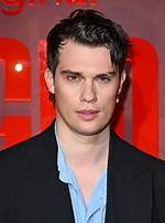 Is Nicholas Galitzine Bisexual or Queer