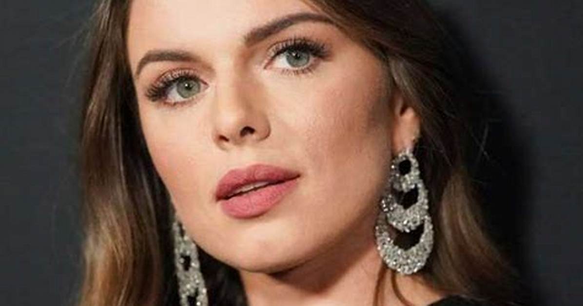 Julia Fox Height Weight