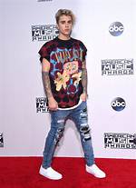 Justin Bieber's Height: Unveiling the Pop Icon's Stature