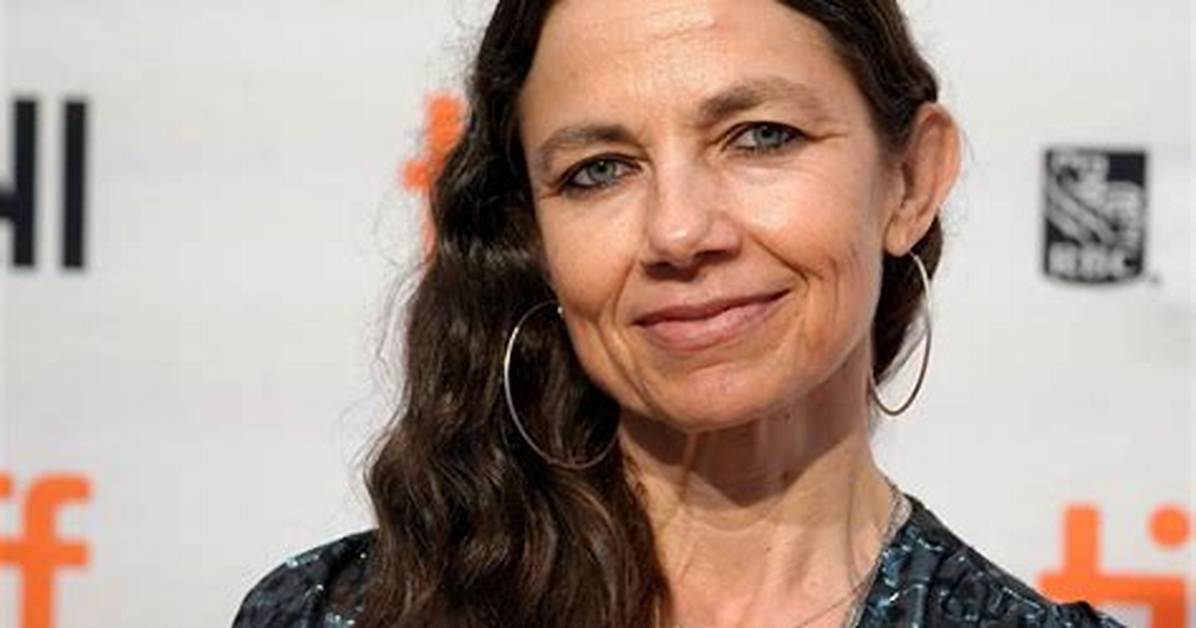 Justine Bateman Net Worth – How Much Is Justine Worth?