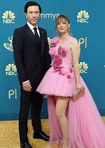 Kaley Cuoco and Tom Pelphrey: a Love Story in the Spotlight