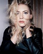Katheryn Winnick: Exploring Her Dating Life and Relationships