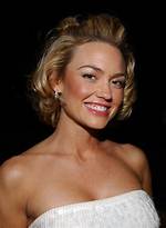 Kelly Carlson Net Worth, Age, Height, Weight, Family, Wiki 2024 |