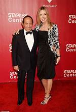 Lisa Pemberton Paul Anka's Wife Unveiled