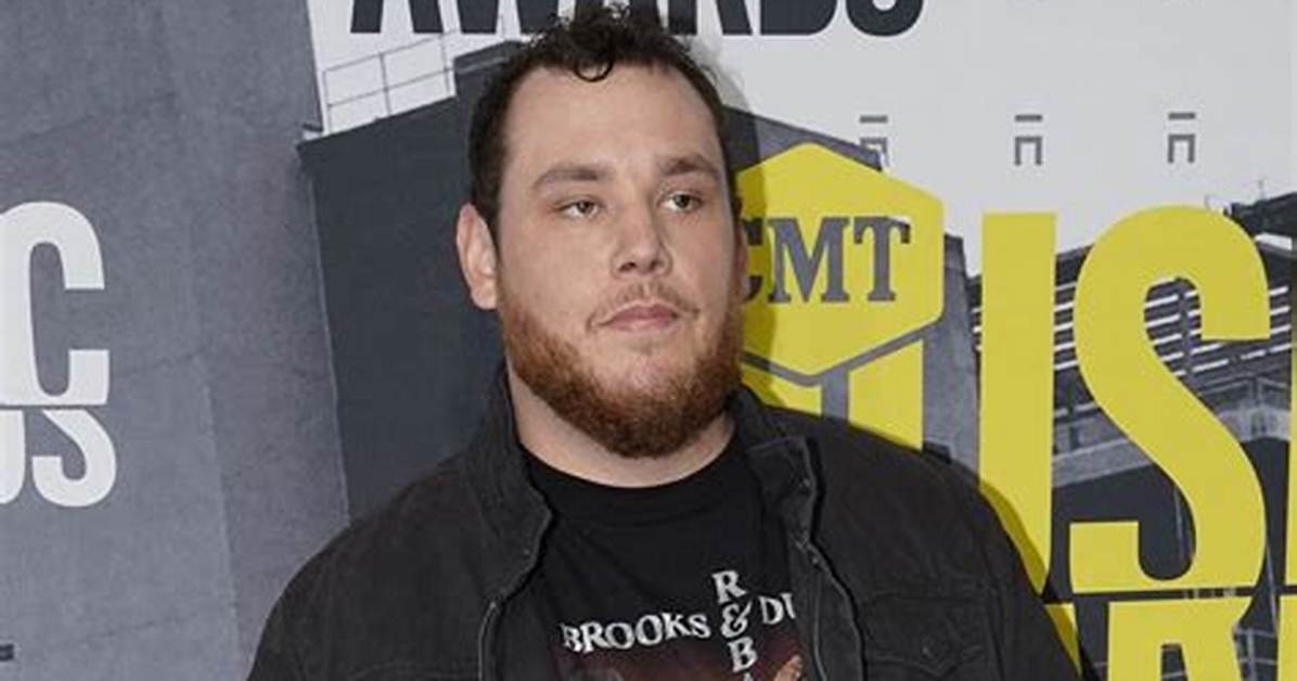 Luke Combs: a Country Star's Political Stand on Biden