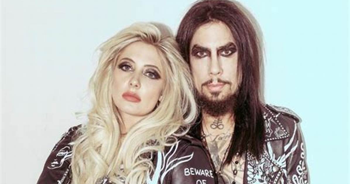 Marriage Timeline: Dave Navarro Wives ·