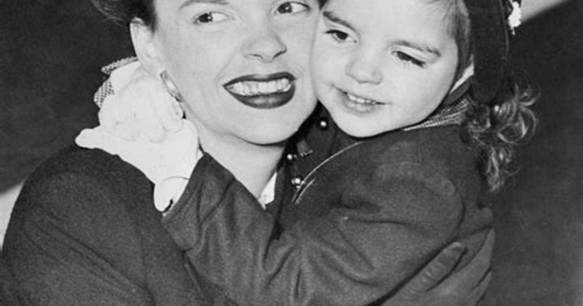 Mere De Liza Minnelli: the Life and Legacy of an Icon