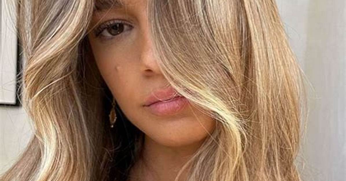 Muted Money Piece Highlights Is the Delicate Way to Add Soft Shaping to Hair