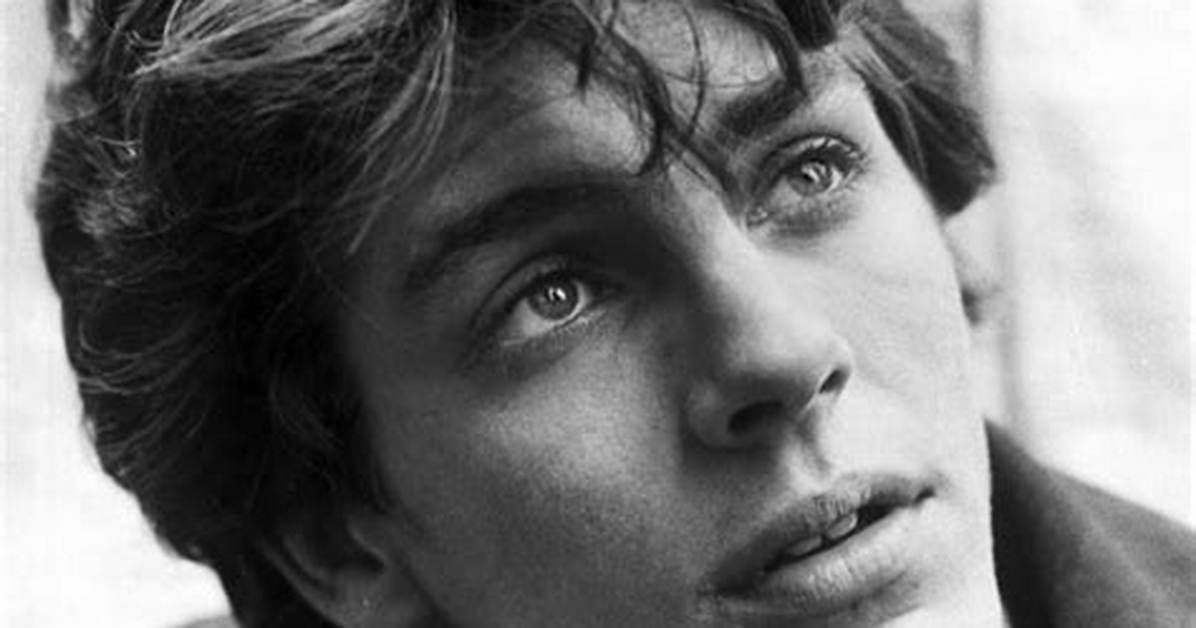 Rediscovering Eric Roberts Younger: a Glimpse into His Early Year's