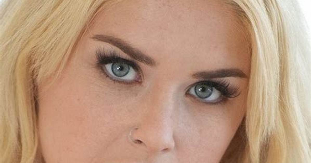 Riley Reign: the Rise of a Star in Adult Entertainment
