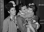 Unraveling the Connection: Is Nancy Sinatra Related to Frank Sinatra?