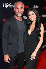 Unveiling the Mystery: Is Jay Harrington Married?