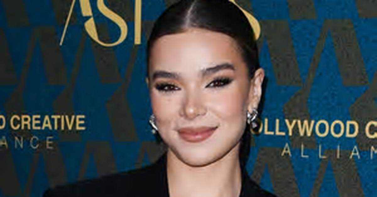 Unveiling the Truths Behind Hailee Steinfeld's Height: Discoveries and Insights