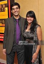 Who Are Shailja Gupta and Kurush Mistry? Indian Couple in Manhattan Verbally Abuses Jewish Man, Destroys Posters of Kidnapped Israelis ·