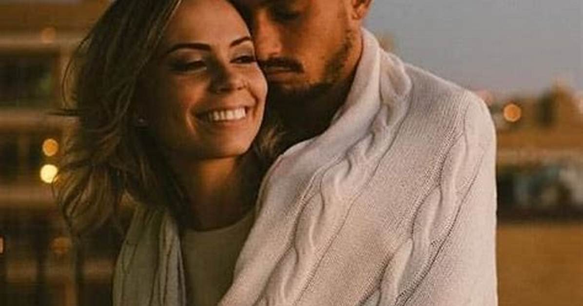 Who Is Priscila Minuzzo? Everything on Alex Telles’ Wife: Instagram, Age, Wiki, Biography